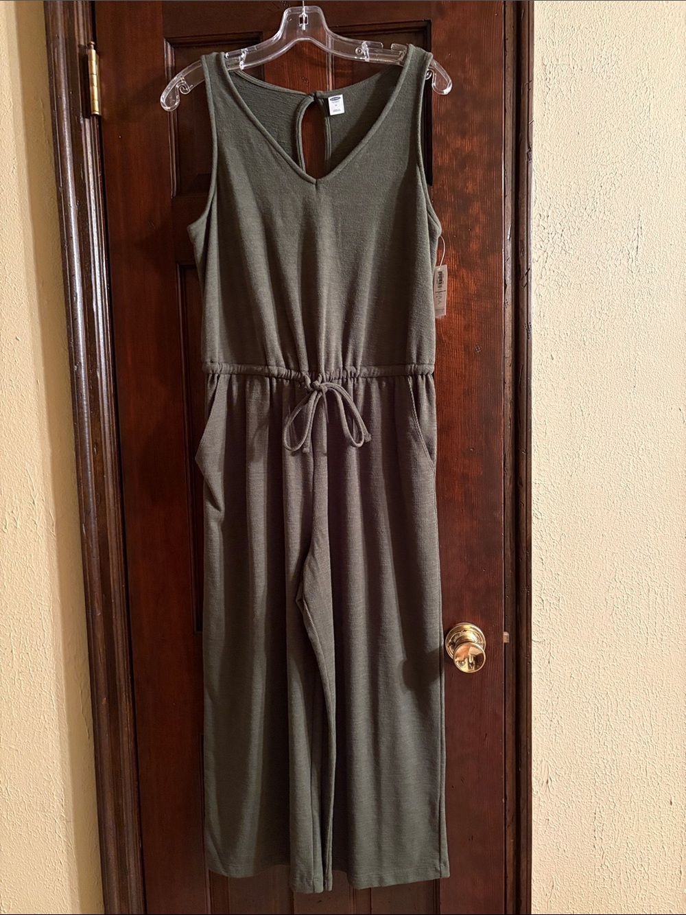 Woman’s old navy Olive Green Sleeveless One-Piece Jumpsuit